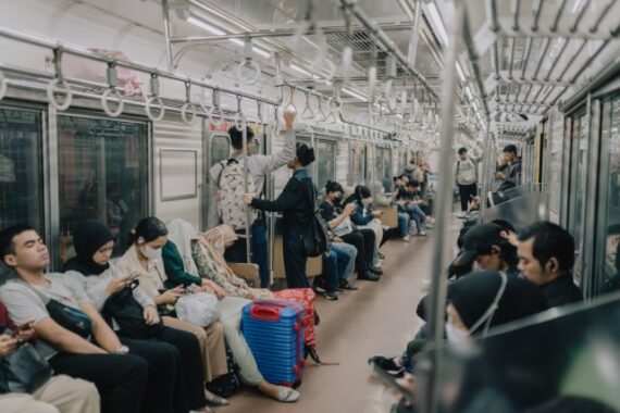 How to Make the Most of a Transfer at Woodlands MRT